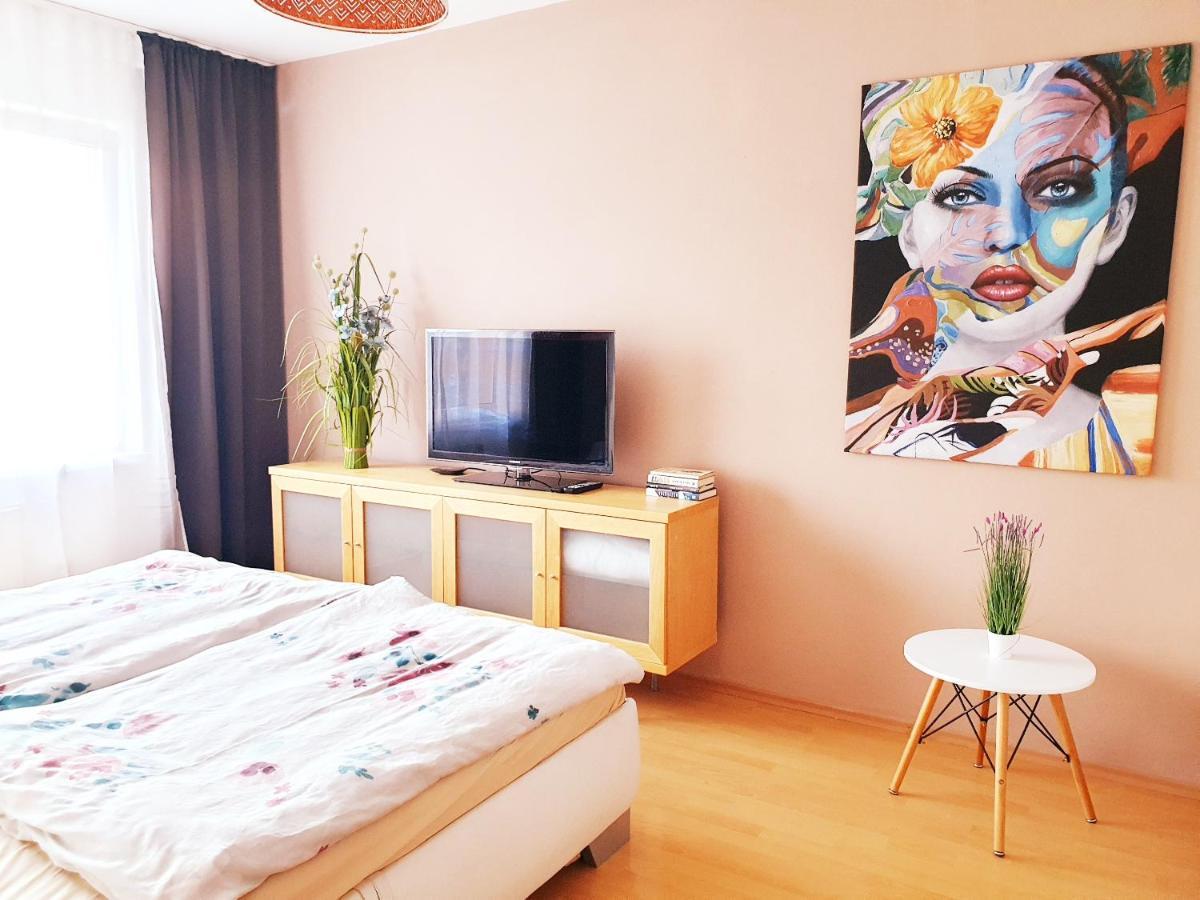 Apartman Terminal, Self Check-In 24 H, Free Parking Banska Bystrica Bagian luar foto