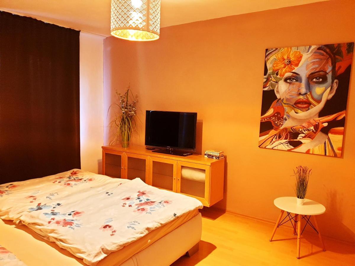 Apartman Terminal, Self Check-In 24 H, Free Parking Banska Bystrica Bagian luar foto